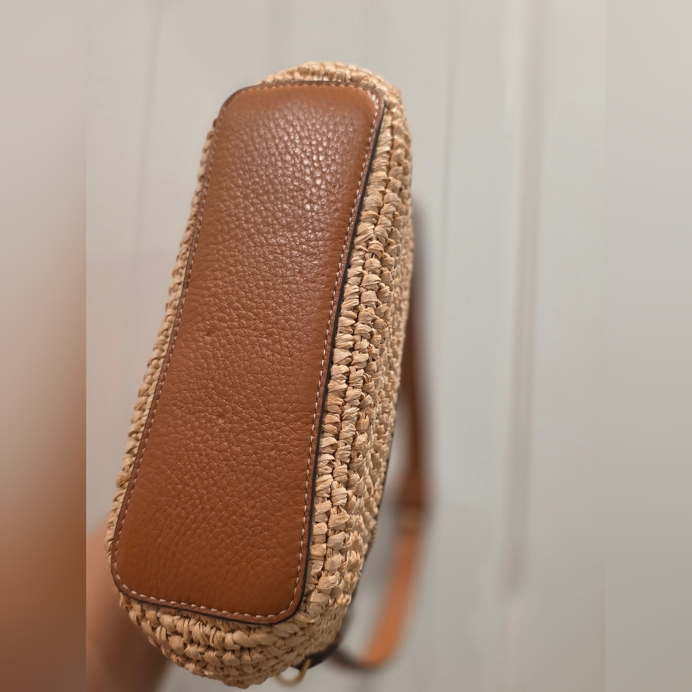 Vera Bradley Tan Woven Shoulder Bag Excellent Condition - Picture 6 of 11